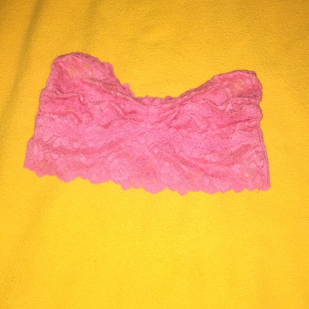 5️⃣ Dollar Sale 🔥 Pink lace bralet